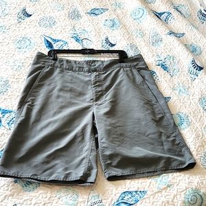 Mens Columbia Omni-Shade shorts size 38